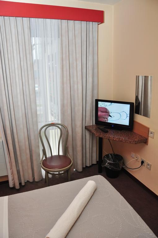 Afrit 28 Hotel Heusden-Zolder Habitación foto