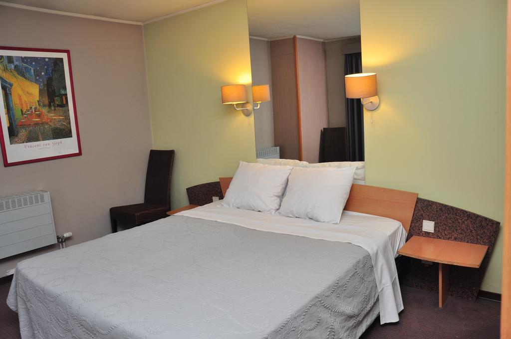 Afrit 28 Hotel Heusden-Zolder Habitación foto