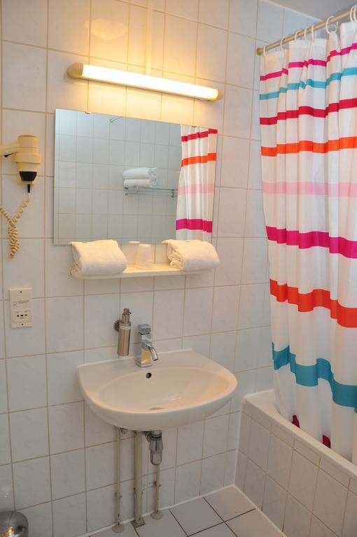 Afrit 28 Hotel Heusden-Zolder Habitación foto